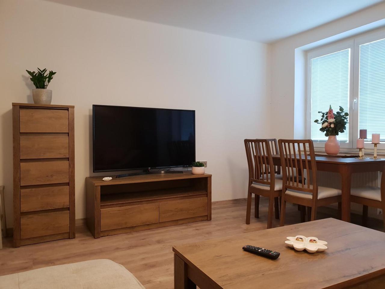 Apartman U Labe Apartment Нимбурк Екстериор снимка